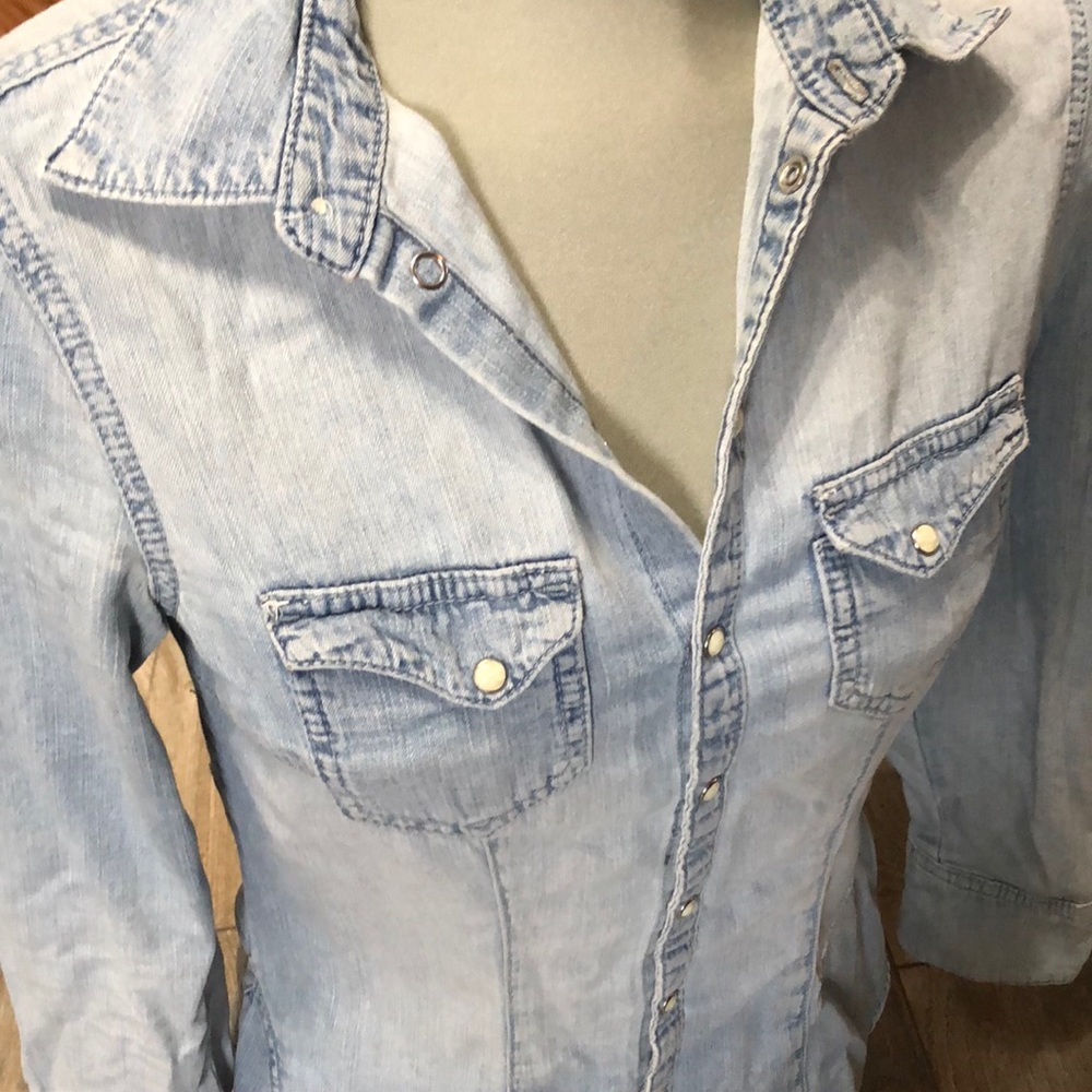 Distressed jean jacket - Picture 3 of 7